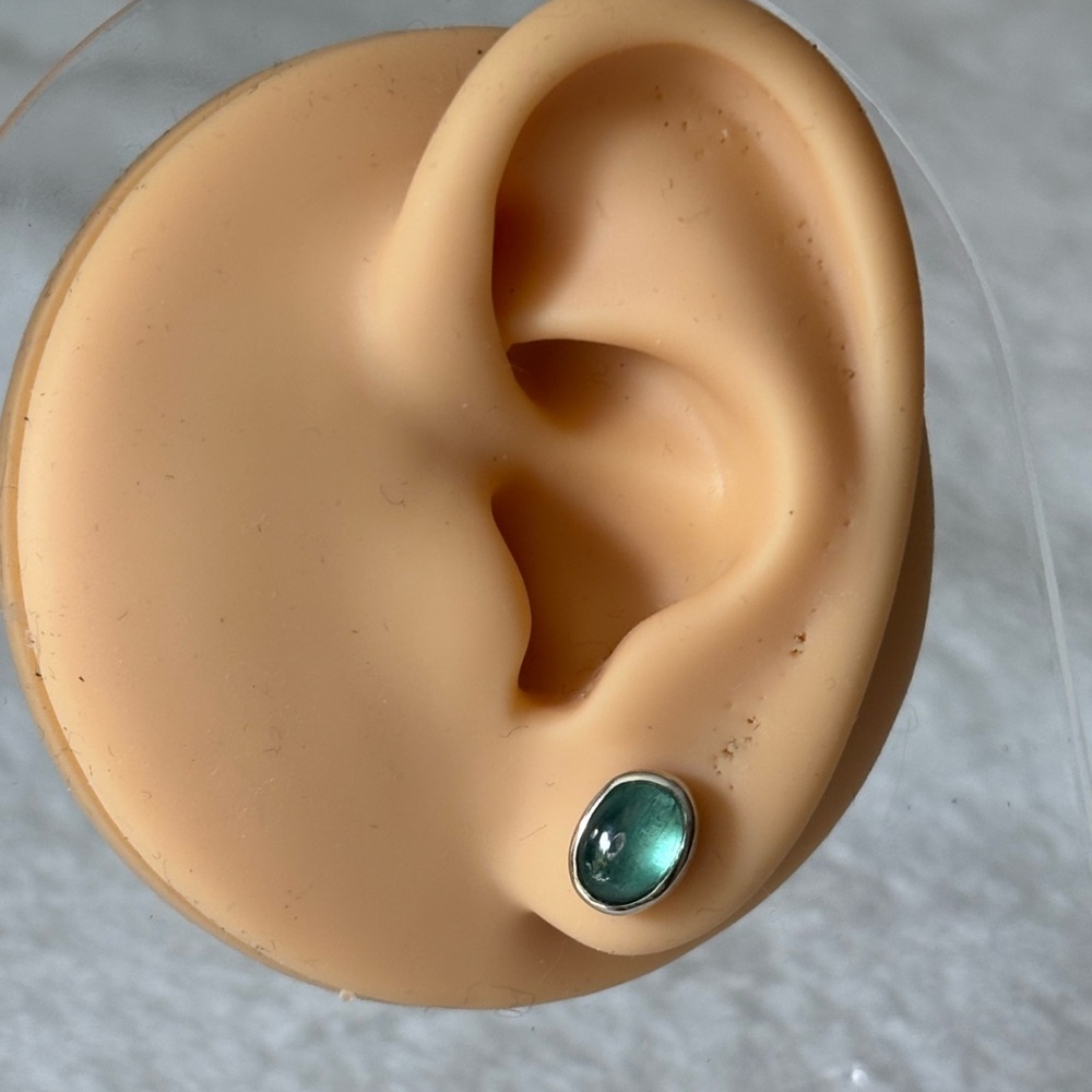 NEW 7x9mm Natural Green Kyanite 925 Sterling Silver Stud Earrings - Picture 5 of 6